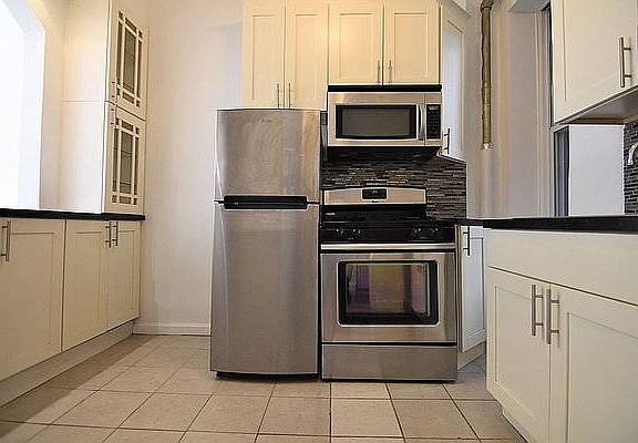 5th image of 305 W 111th St #1