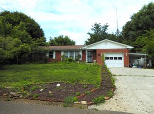 5017 NE Fieldcrest Ln, Knoxville, TN 37918