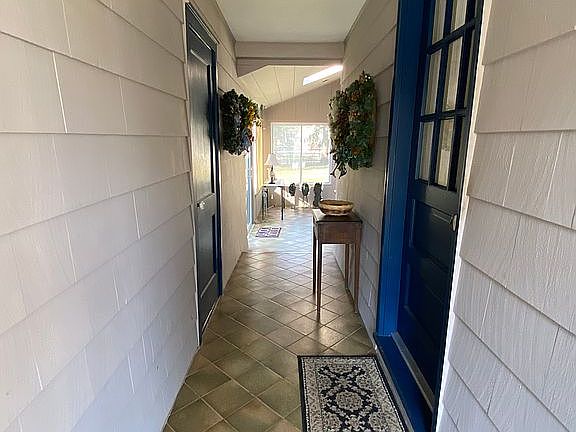 4th image of 33 Carriage Dr