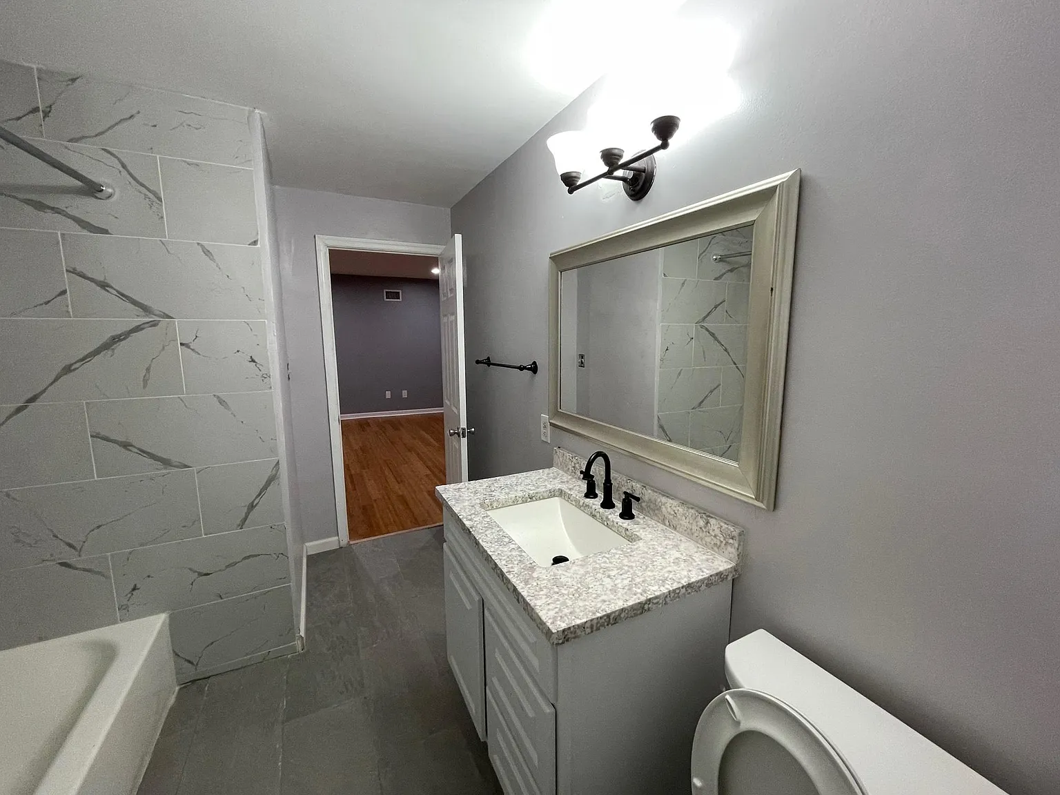2 bed, 1000 sqft, $2,000 — Photo 1