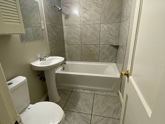 4th image of 393 Buntyn St