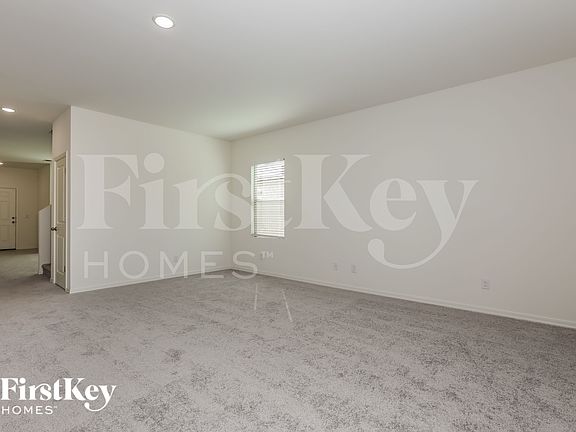 4th image of 3102 E Miner Dr