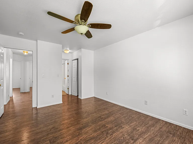 1159 S Waco St #C — Photo 15