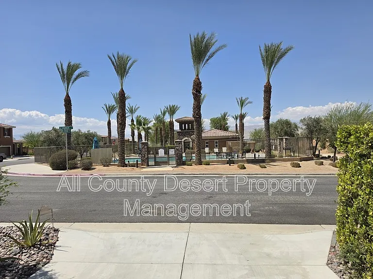 73533 Granita Dr — Photo 37