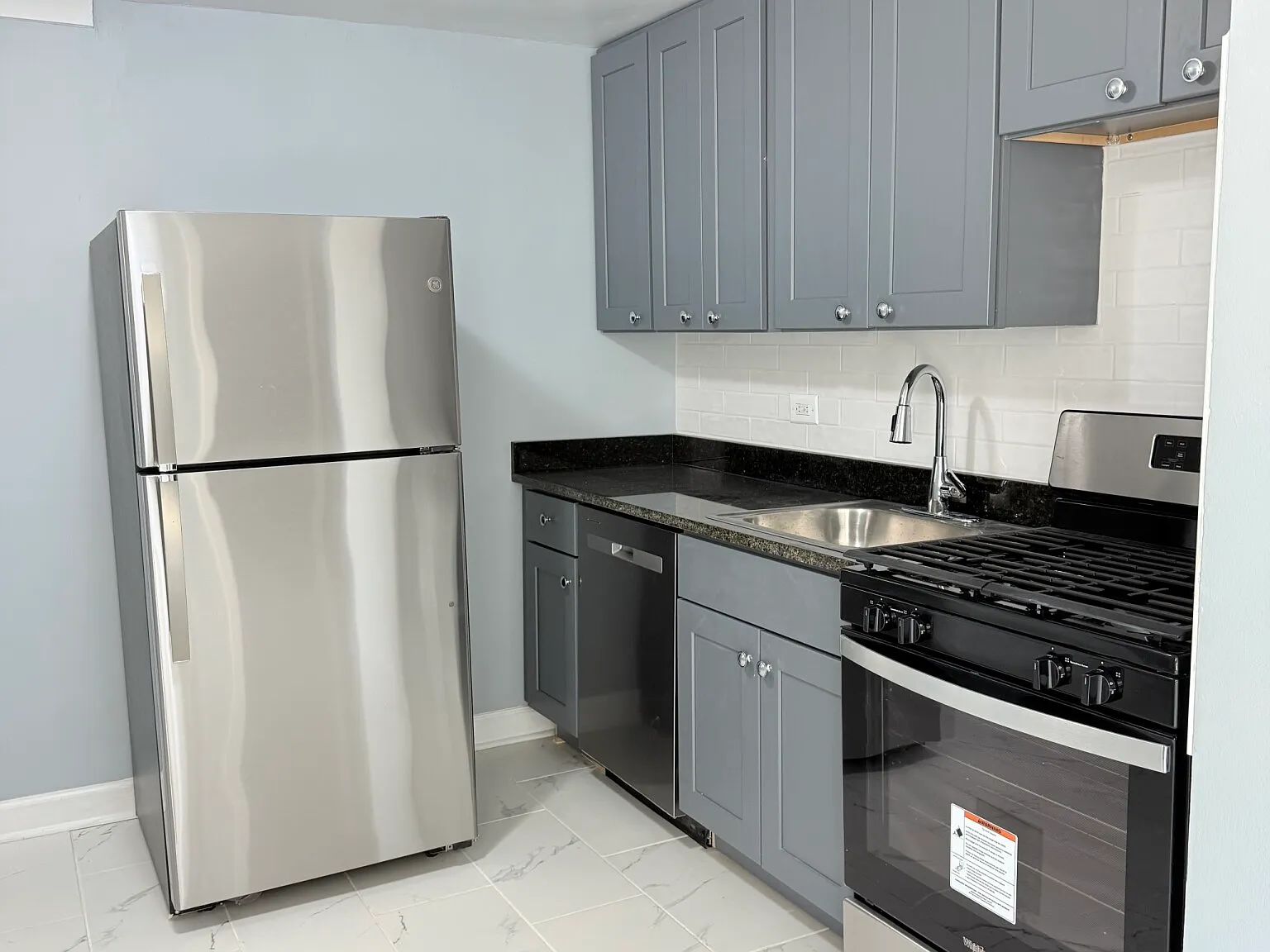 1 bed, 1.0 bath, $1,600 — Photo 2