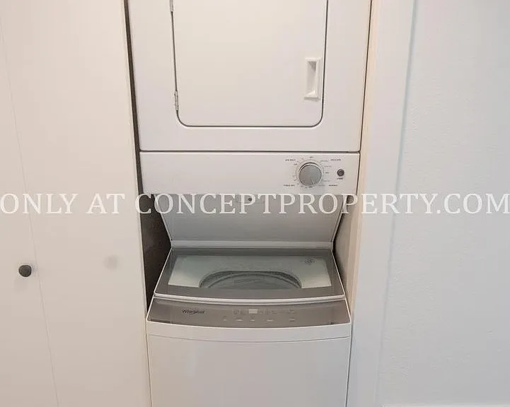 Avenue View Apartments — Photo 54