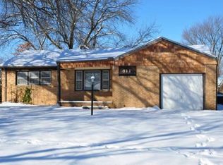 811 S Whittier Rd, Wichita, KS 67207