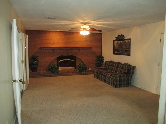 2nd image of 322 Lennox Ave