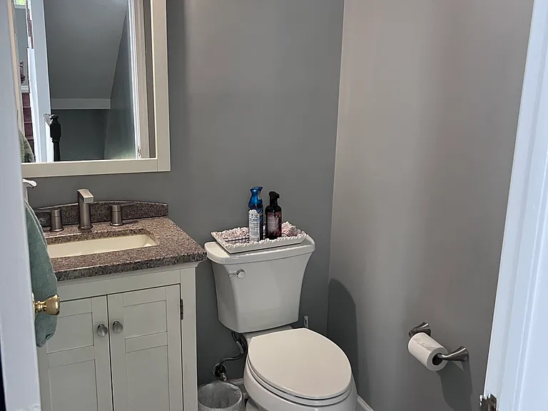 8 Carpenter Ct — Photo 13