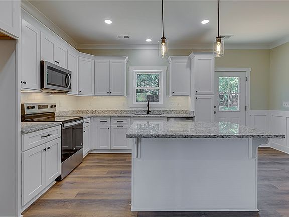 3rd image of 105 Springview Dr