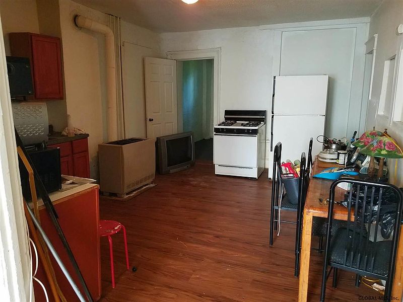 4th image of 37-39 LARK Street