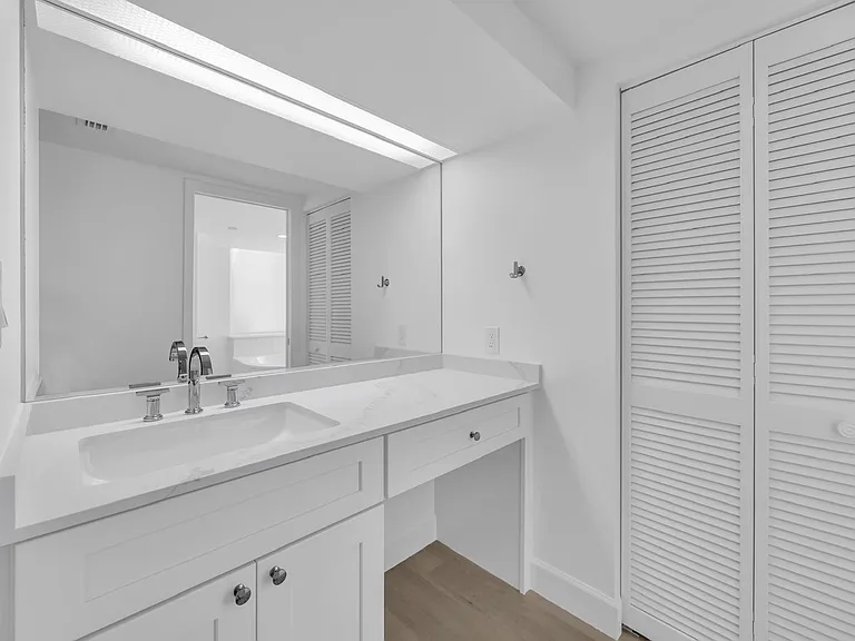 529 S Flagler Dr #14H — Photo 12