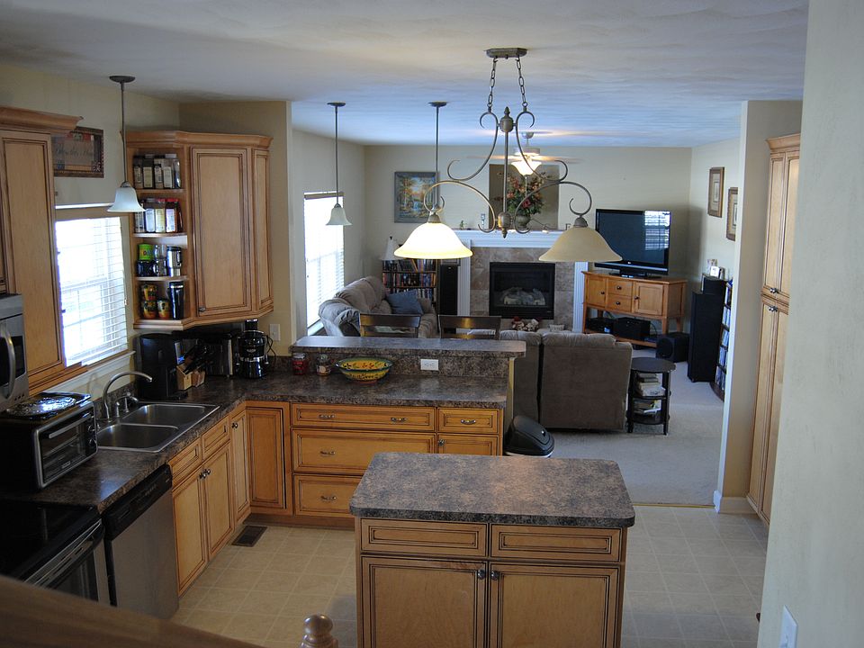 2nd image of 1617 Lockridge Ct