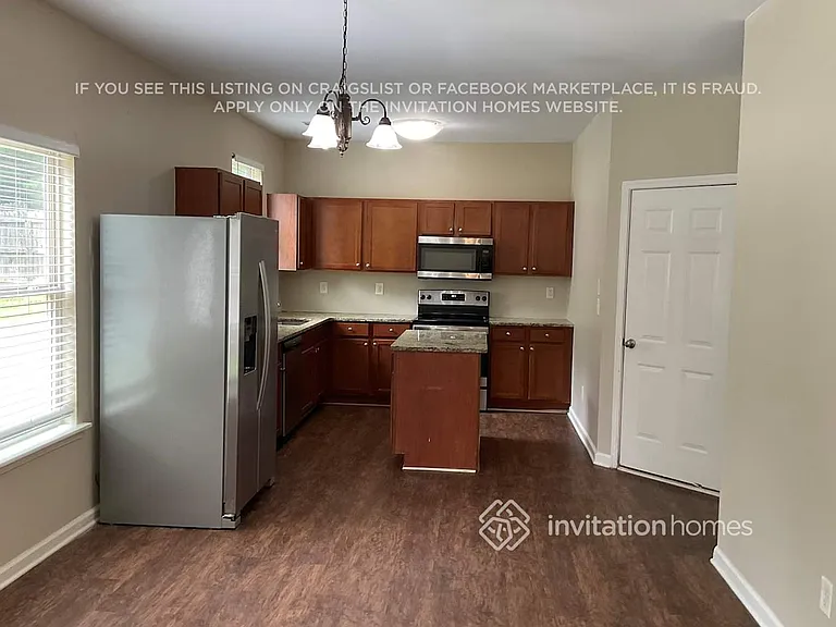 469 Village Broad St — Photo 4