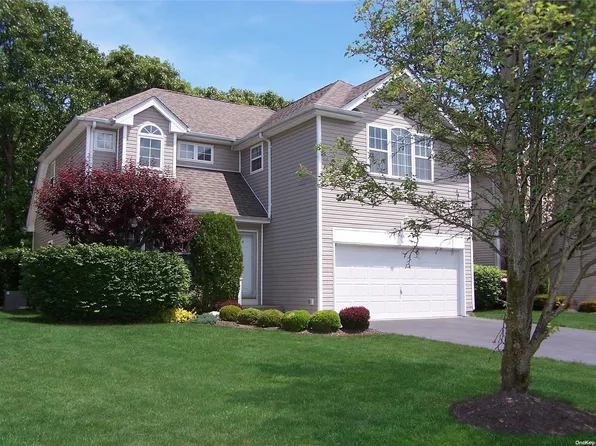 18 Sunflower Ridge Road #18, South Setauket, NY 11720
