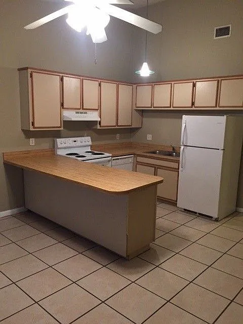 1 bed, 1.0 bath, 640 sqft, $1,000 — Photo 4