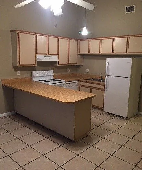 1237 Continental Ct — Photo 4