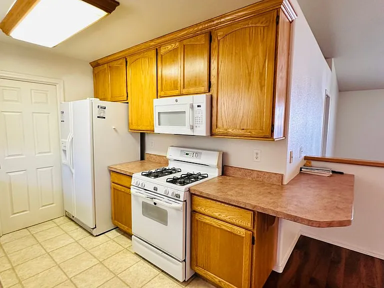 844 Woodhaven Dr — Photo 12