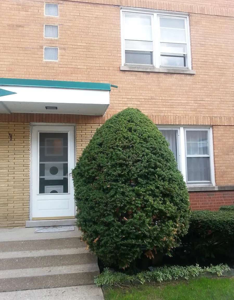 229 S Maple Avenue — Photo 1