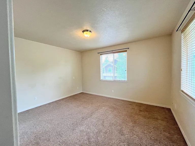 448 Forest View Dr — Photo 14
