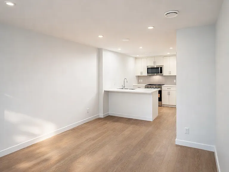 4846 Cawsey Ter SW — Photo 2