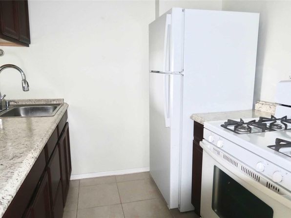 135 Post Avenue #6L, Westbury, NY 11590