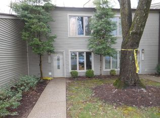 9309 Loch Lea Ln, Louisville, KY 40291