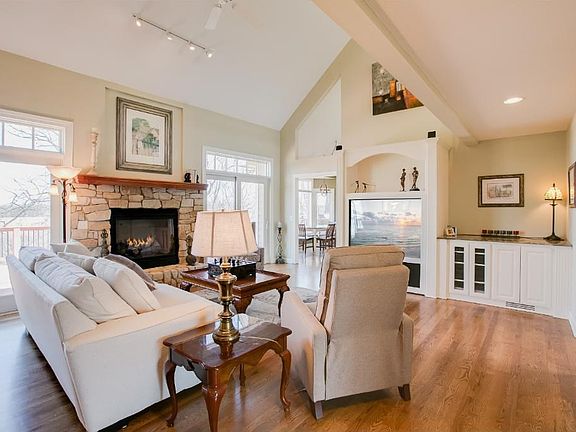 Opening statement! Two story foyer between Diningroom & Den. Second staircase opens to kitchen