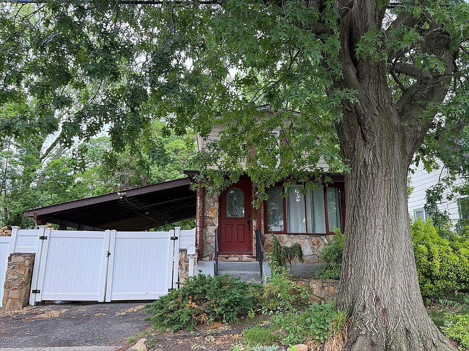 1st image of 1062 Central Ave
