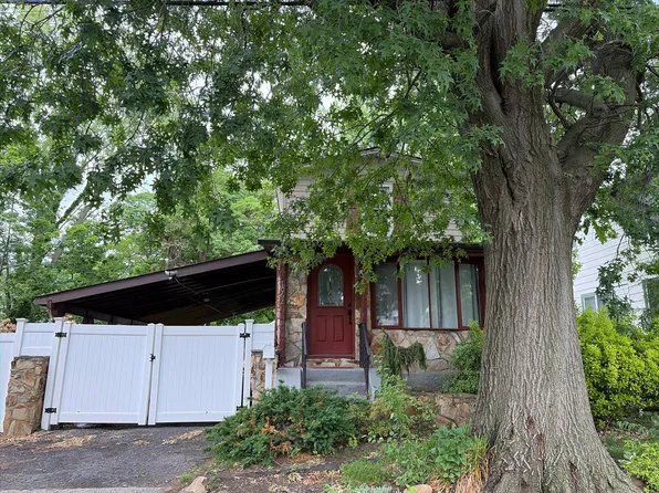 1062 Central Ave, Hempstead, NY 11550