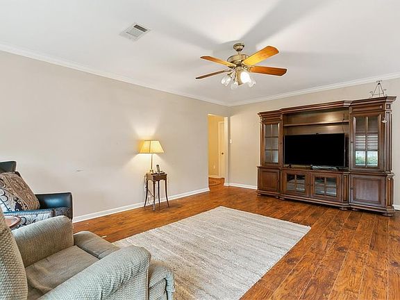 5th image of 2400 Riverland Dr