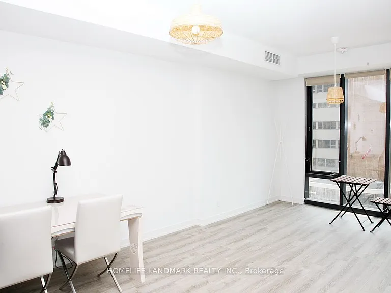 28 Wellesley St E #306 — Photo 5