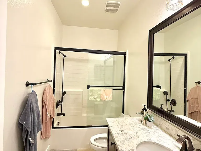 1681 Acacia St #B — Photo 17