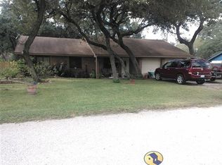 305 Holly Ln, Victoria, TX 77905