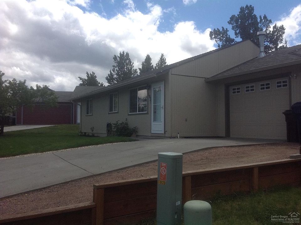1st image of 1935 SW 33rd St