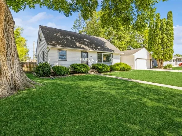226 Grand Ave, Story City, IA 50248