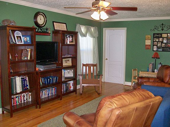 2nd image of 1419 Marydale Dr