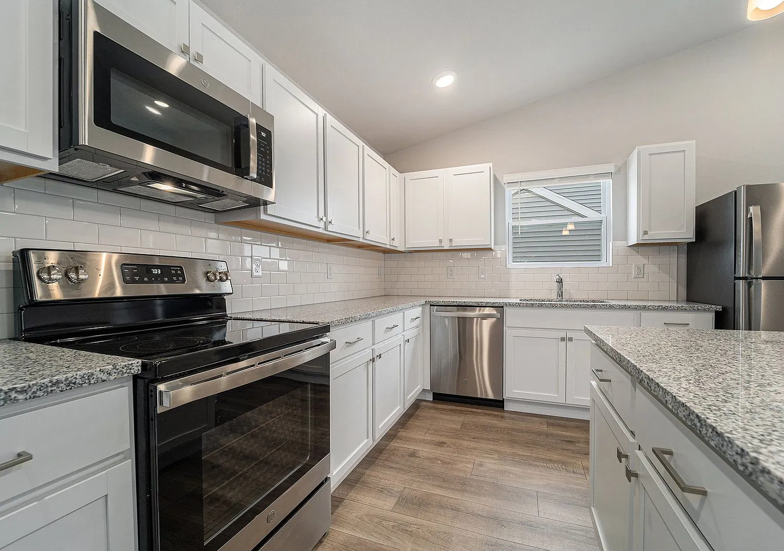 LKH031 — Photo 2
