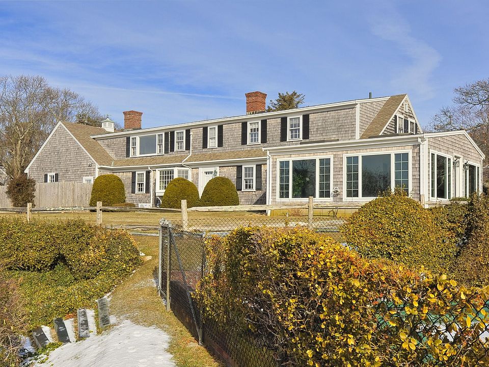 2nd image of 162 Saconesset Rd