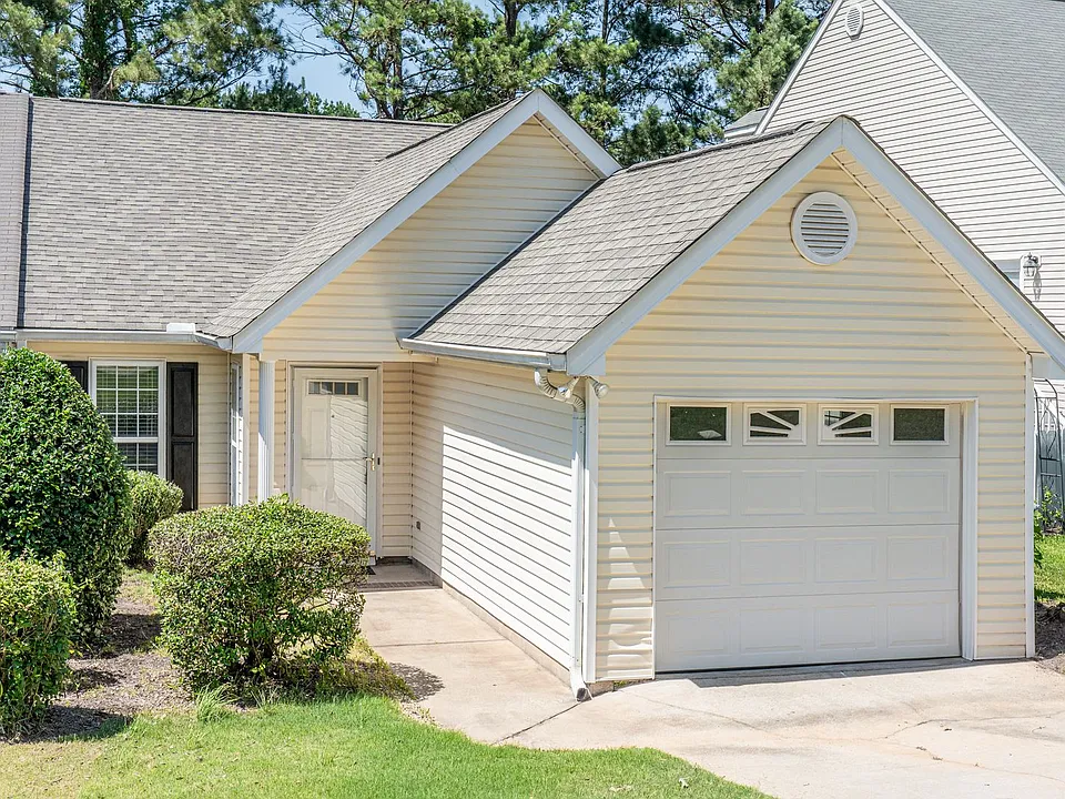 315 Southbank Dr