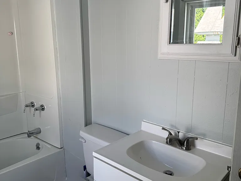 321 Expense St #2 — Photo 4
