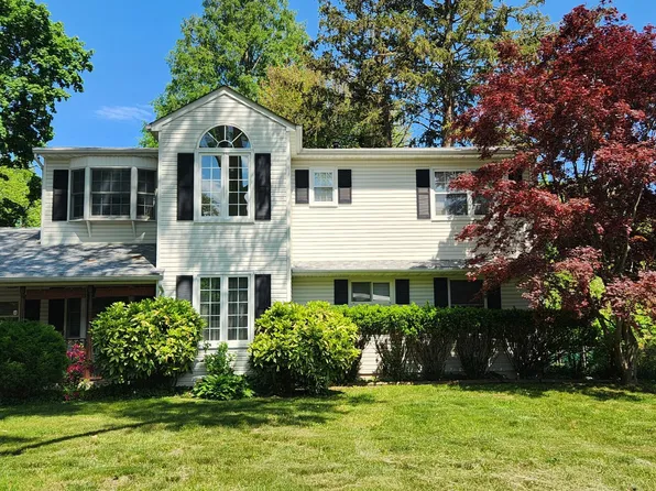 294 Parkview Terrace, Lincroft, NJ 07738
