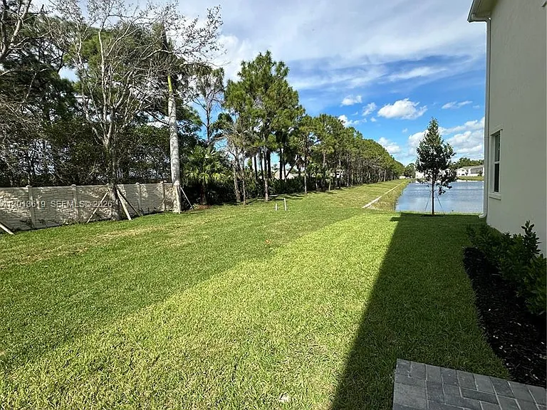 4665 Meyerson Pl — Photo 6