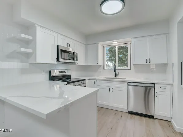 687 N JACKSON Street, Chandler, AZ 85225
