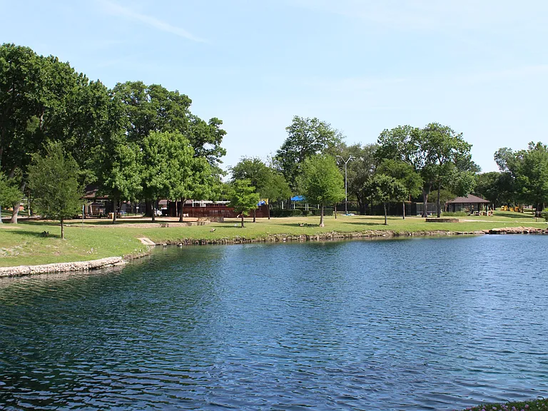 Dover Dr — Photo 8