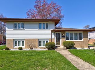 6534 107th St, Chicago Ridge, IL 60415