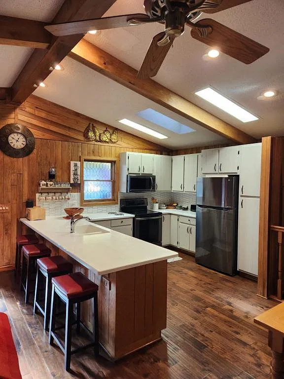 33 Pine Valley Rd — Photo 4