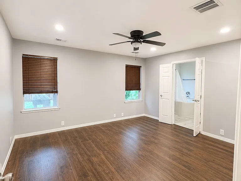 18710 Woodbreeze Dr — Photo 6