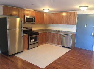 17 Brooklyn Ave, Valley Stream, NY 11581