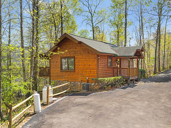 2nd image of 3123 Happy Hollow Rd